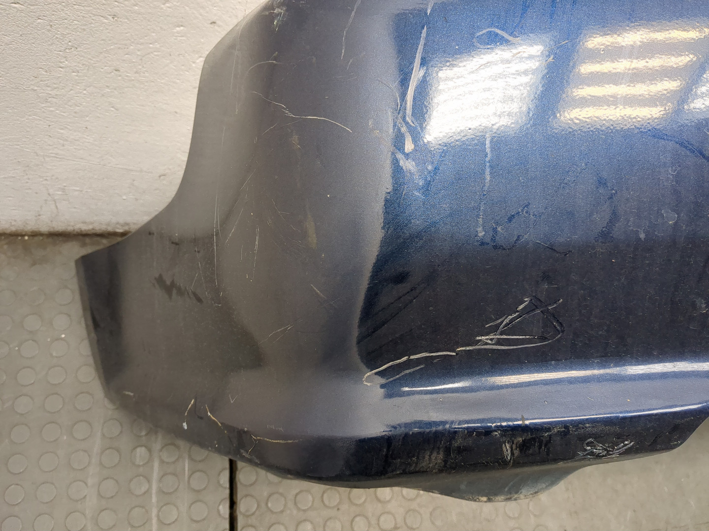 Бампер задний