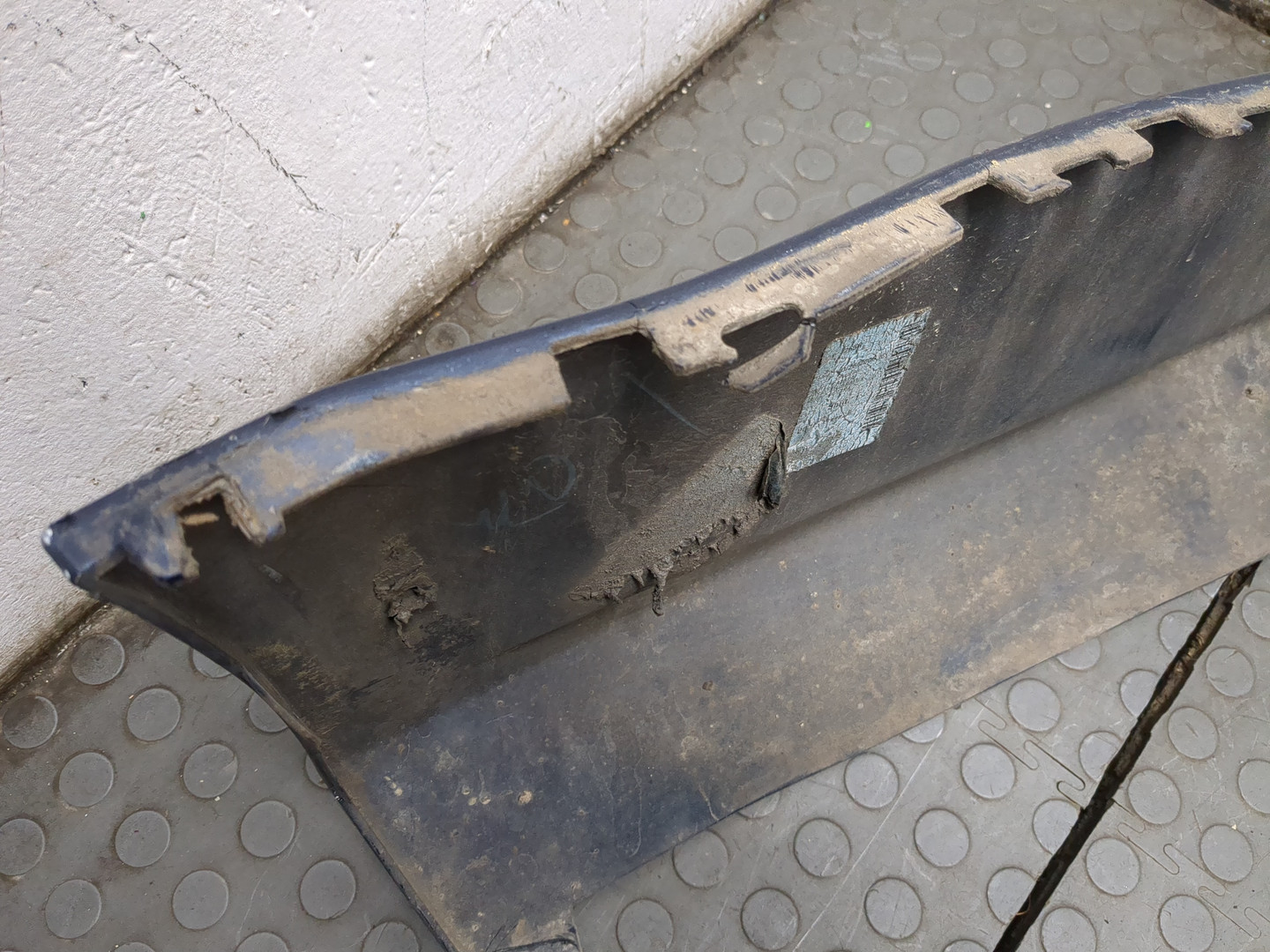 Бампер задний