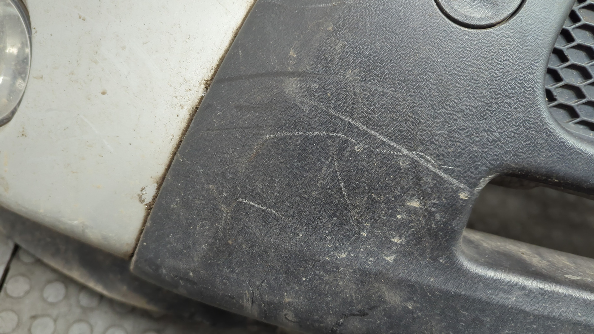 Бампер передний