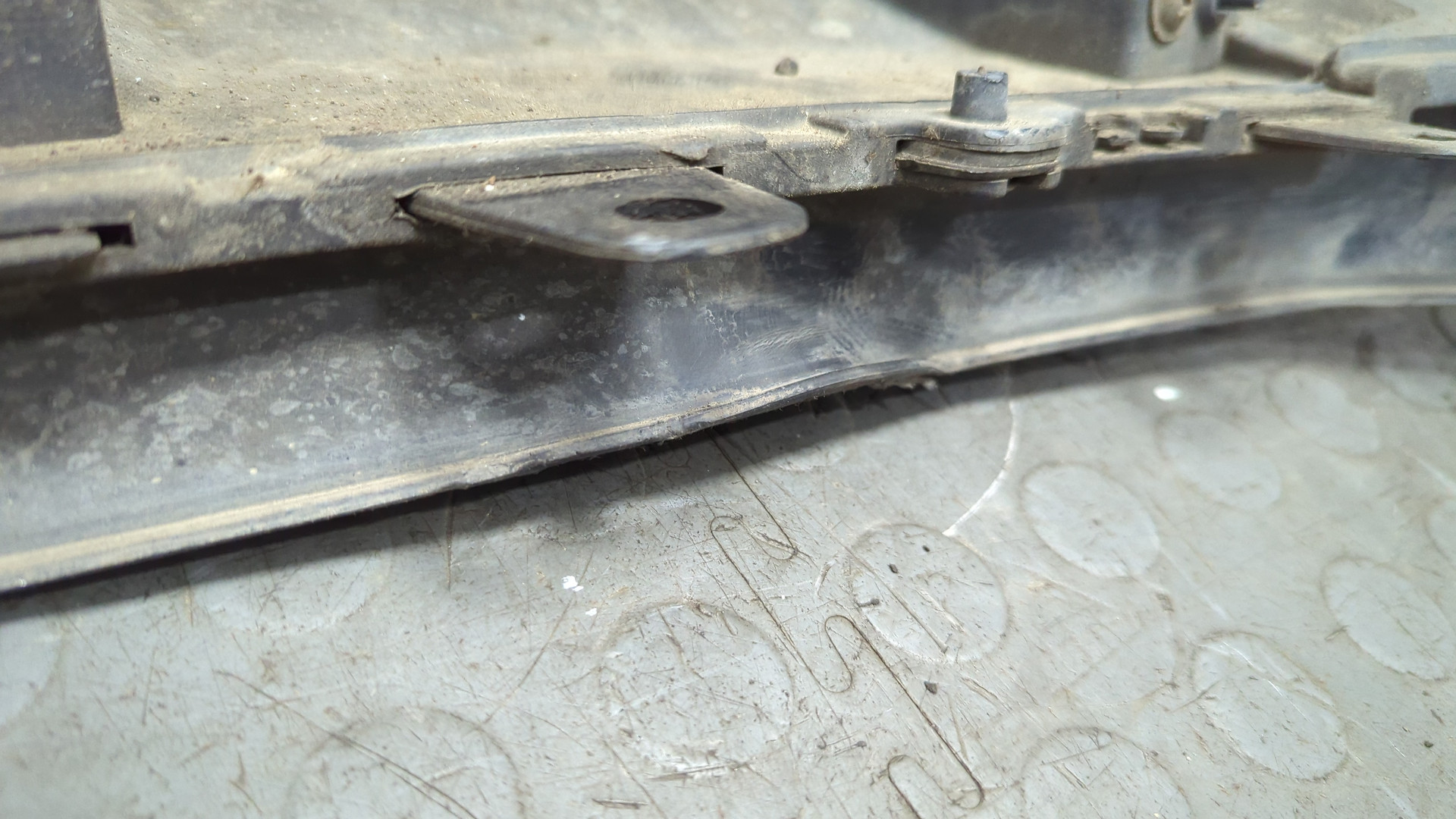 Бампер передний