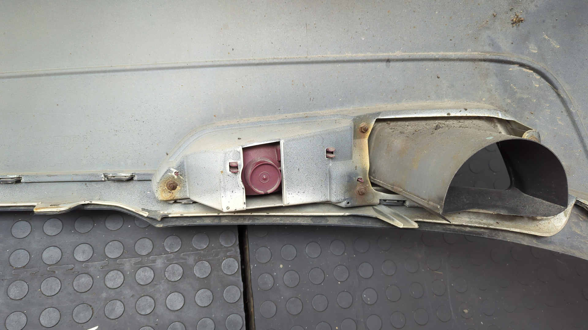 Бампер задний