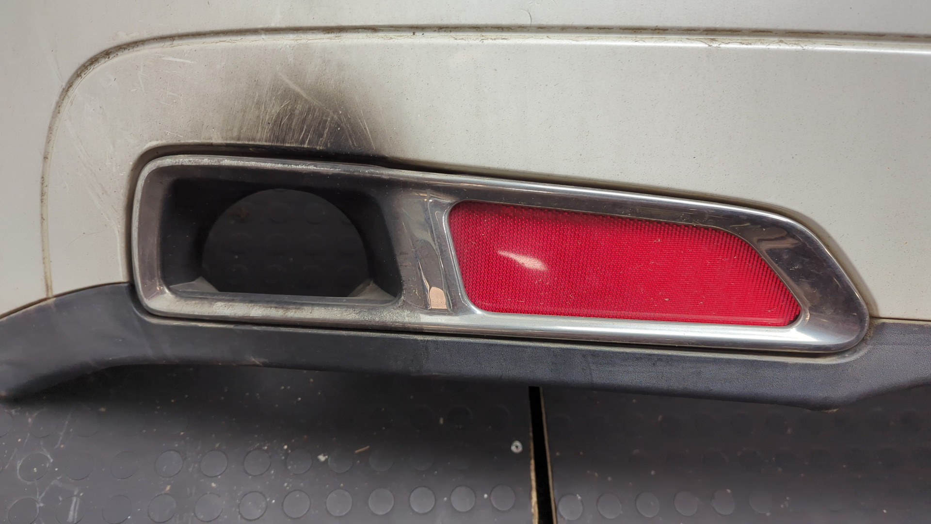 Бампер задний