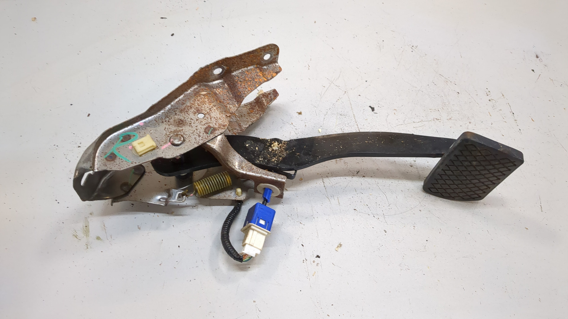 Педаль тормоза