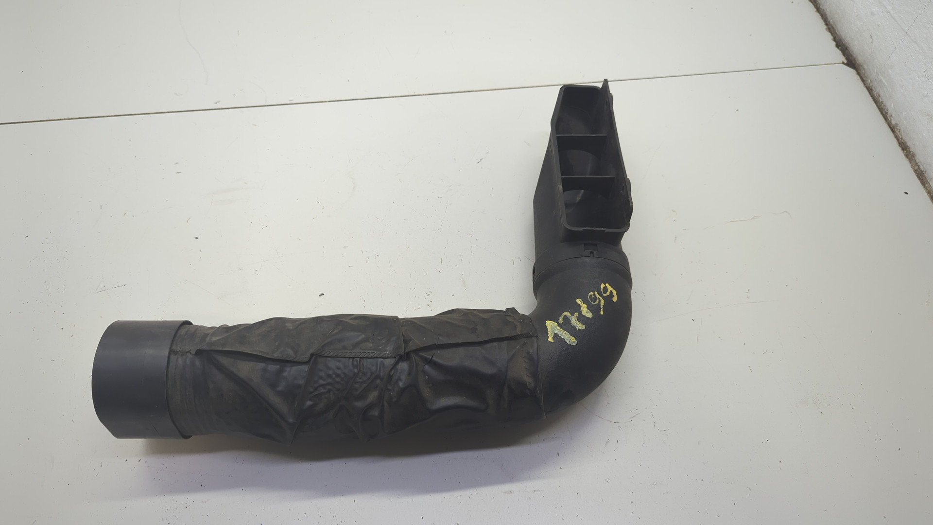 Патрубок воздушного фильтра