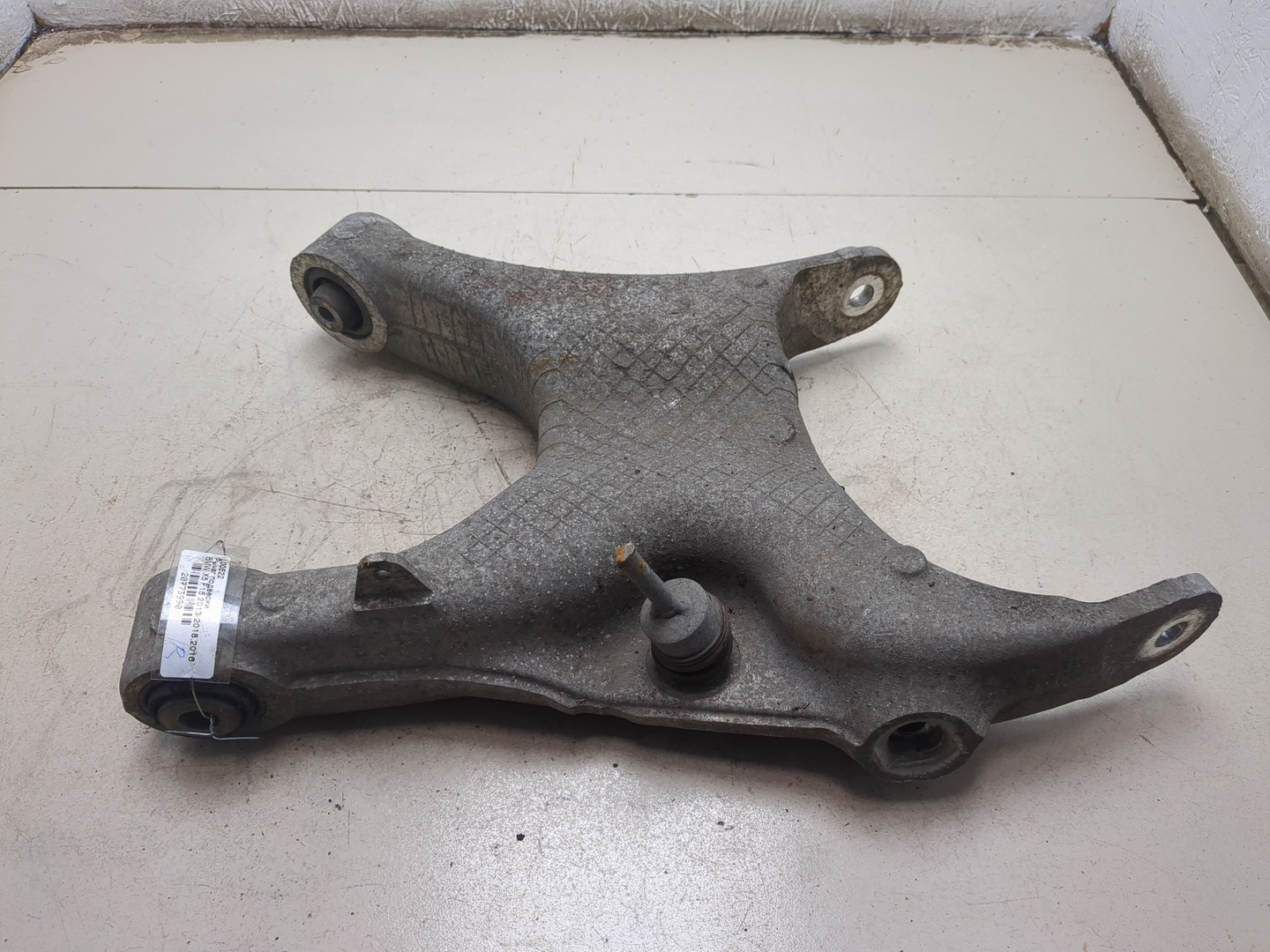 Рычаг задний правый