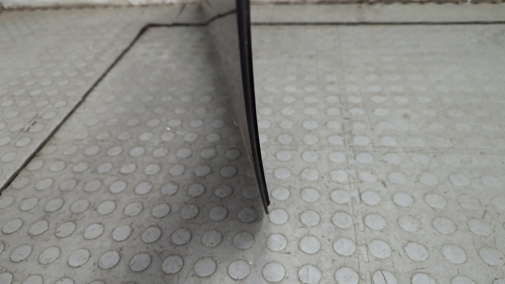 Стекло кузовное глухое правое