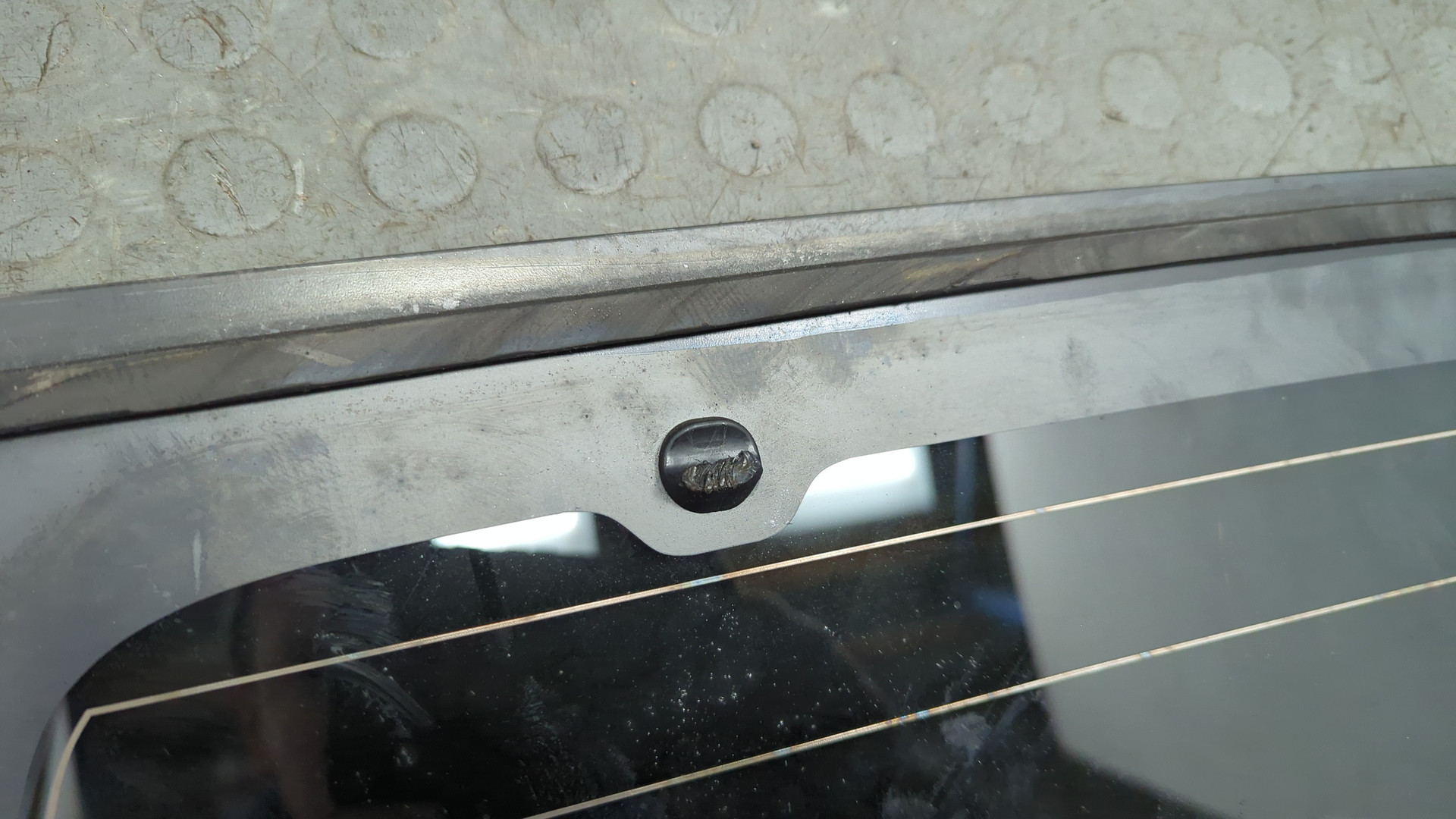 Стекло кузовное глухое правое