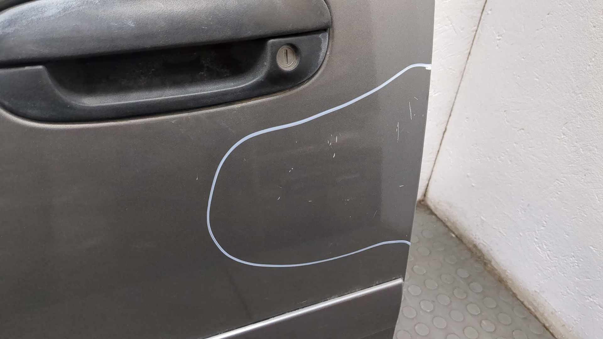 Дверь передняя левая