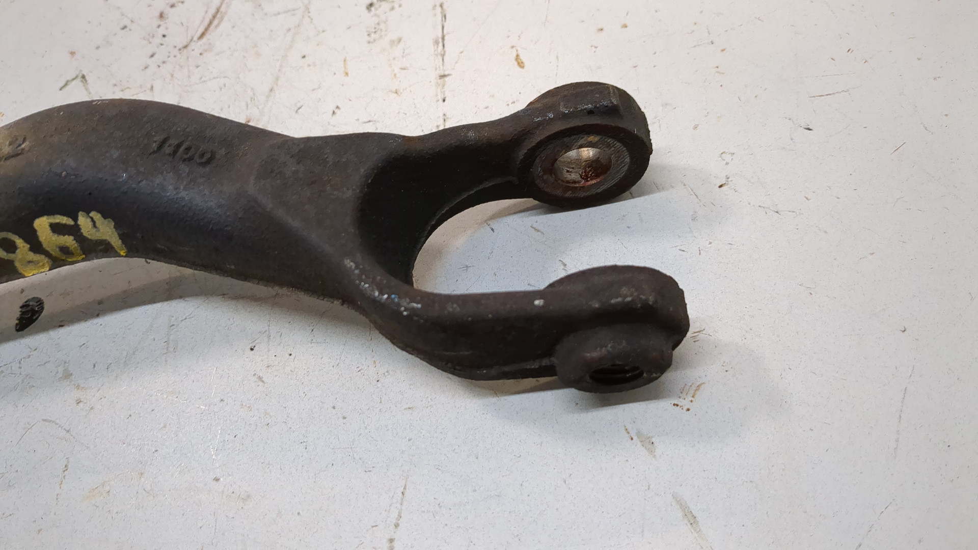 Рычаг задний левый