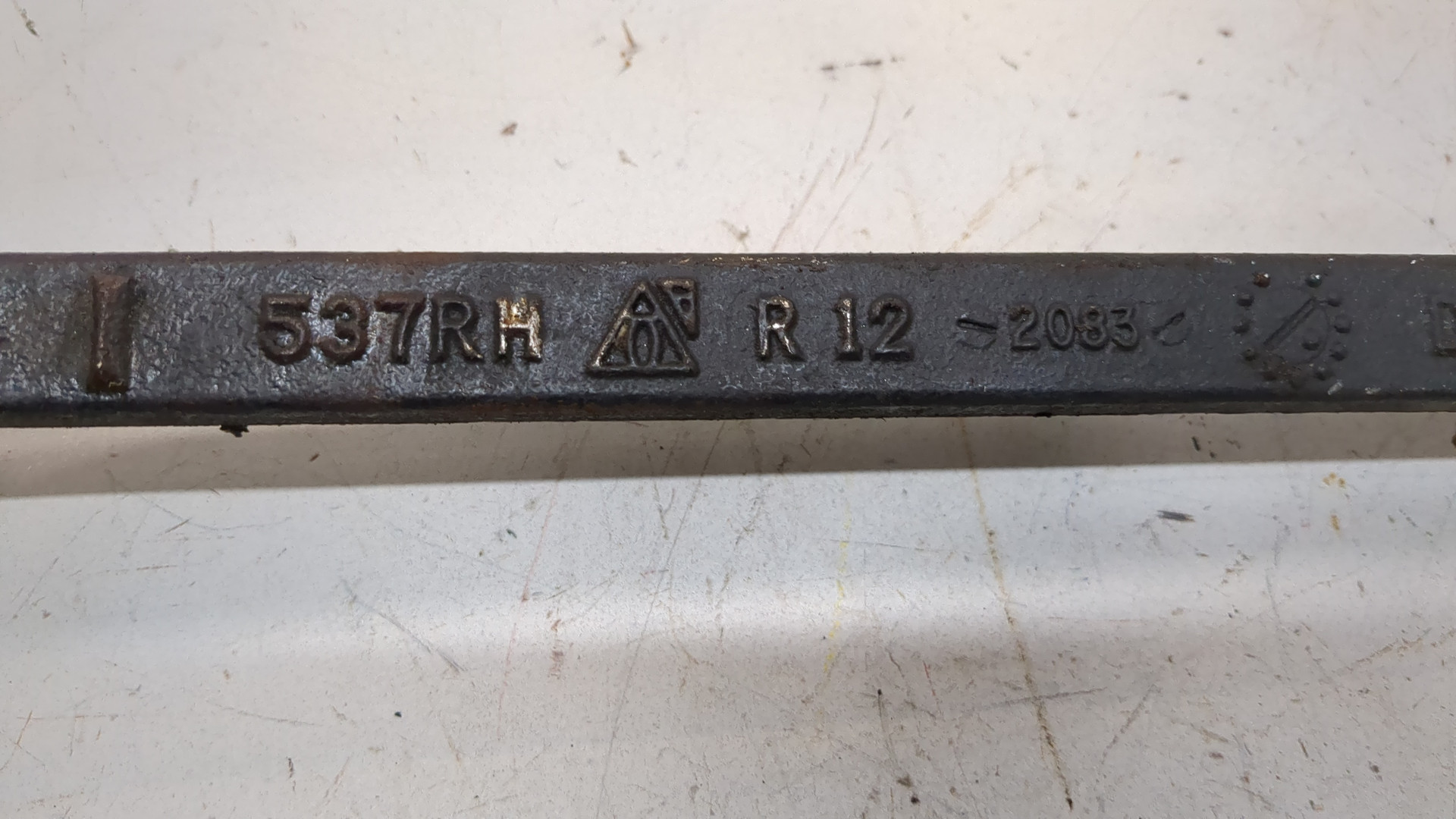 Рычаг передний правый