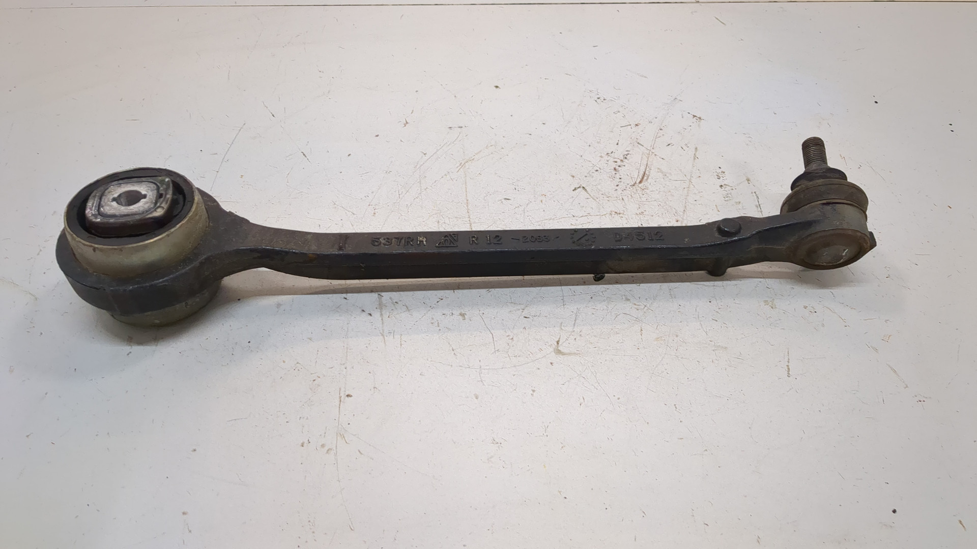 Рычаг передний правый