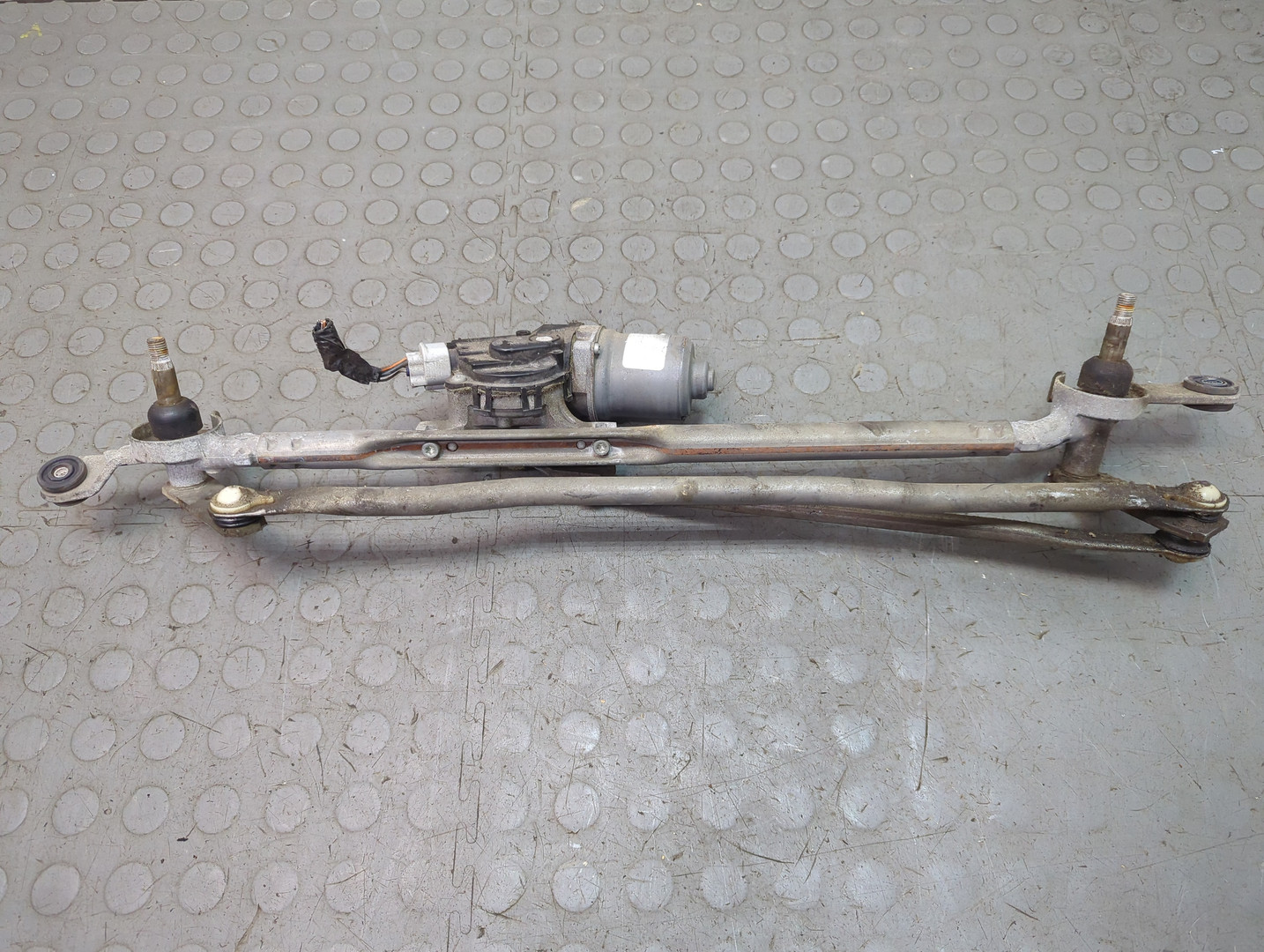 Трапеция стеклоочистителей