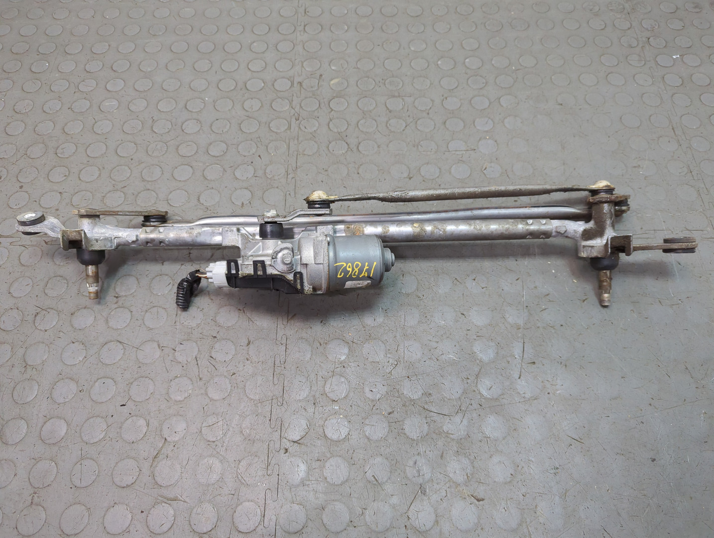 Трапеция стеклоочистителей