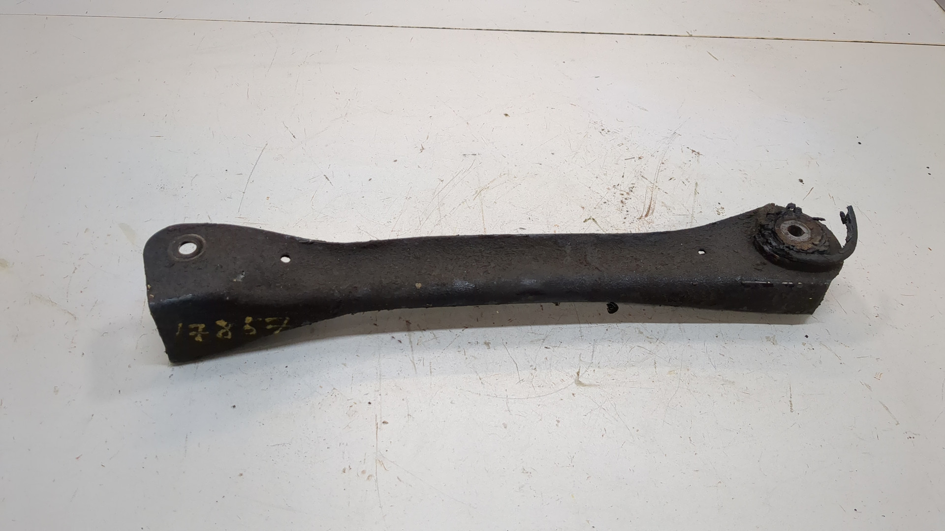 Рычаг задний