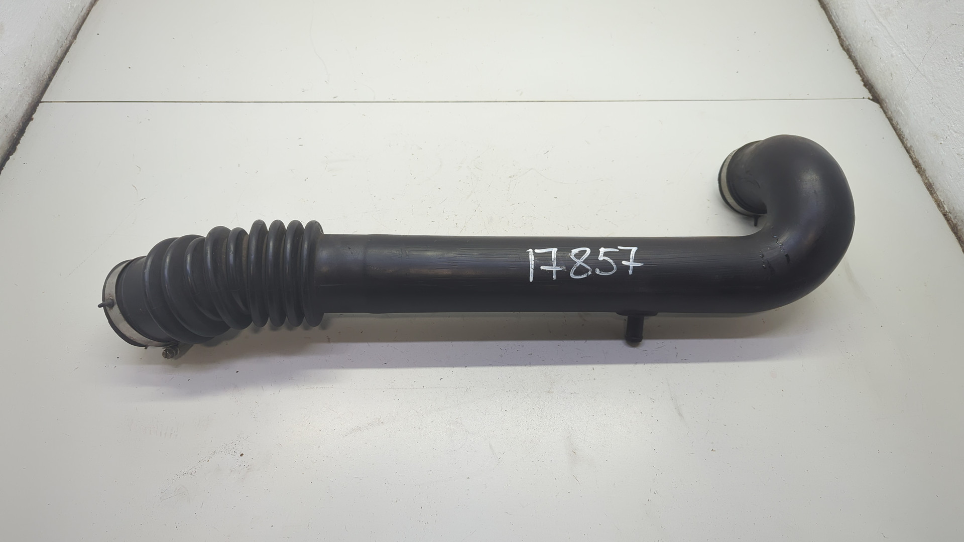 Патрубок воздушного фильтра