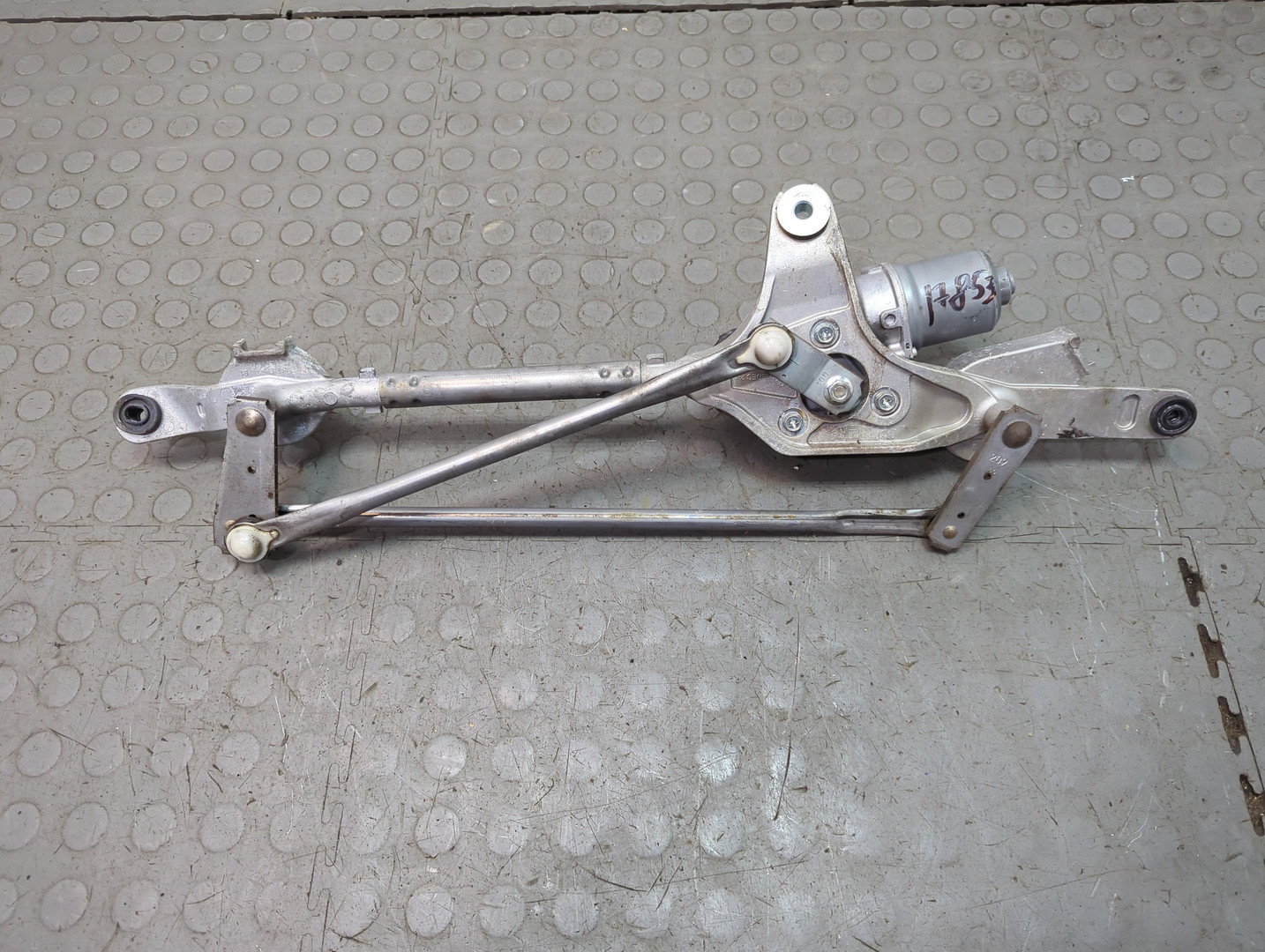 Трапеция стеклоочистителей