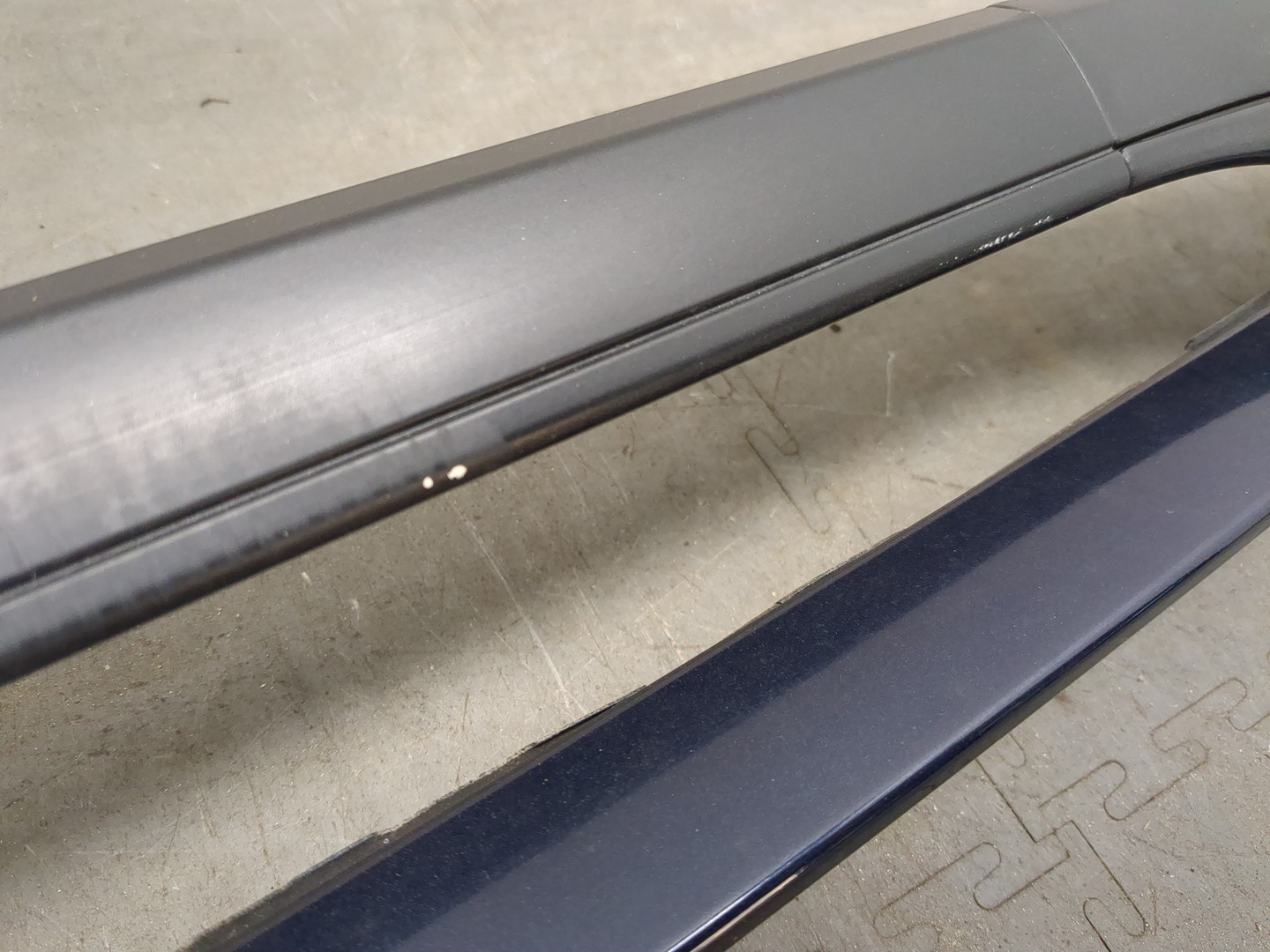 Рейлинг (релинг) правый (планка на крышу)