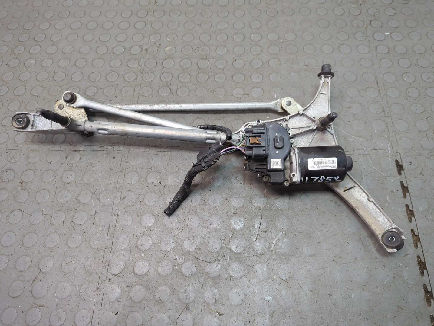 Трапеция стеклоочистителей