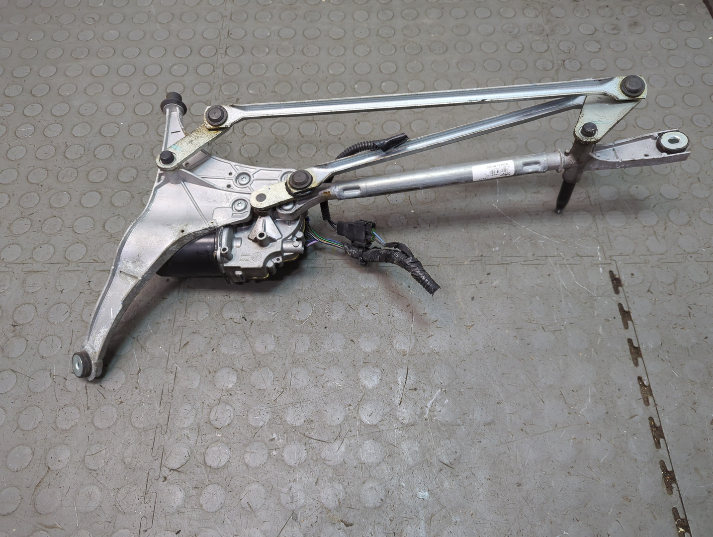 Трапеция стеклоочистителей