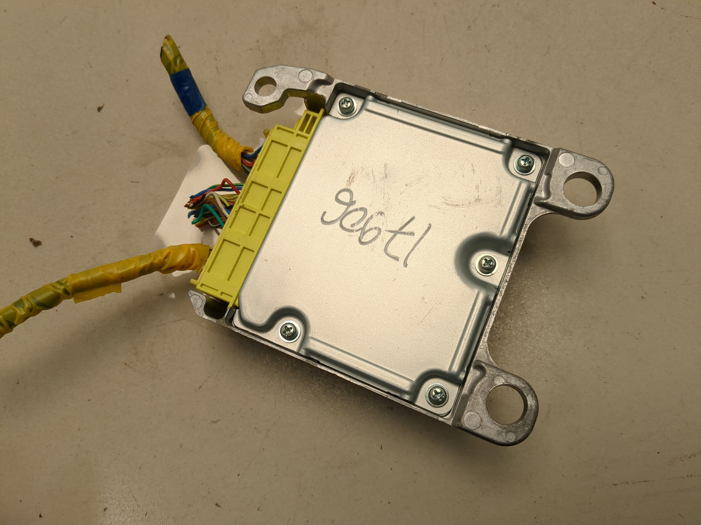 Блок управления подушек безопасности (AIR BAG)