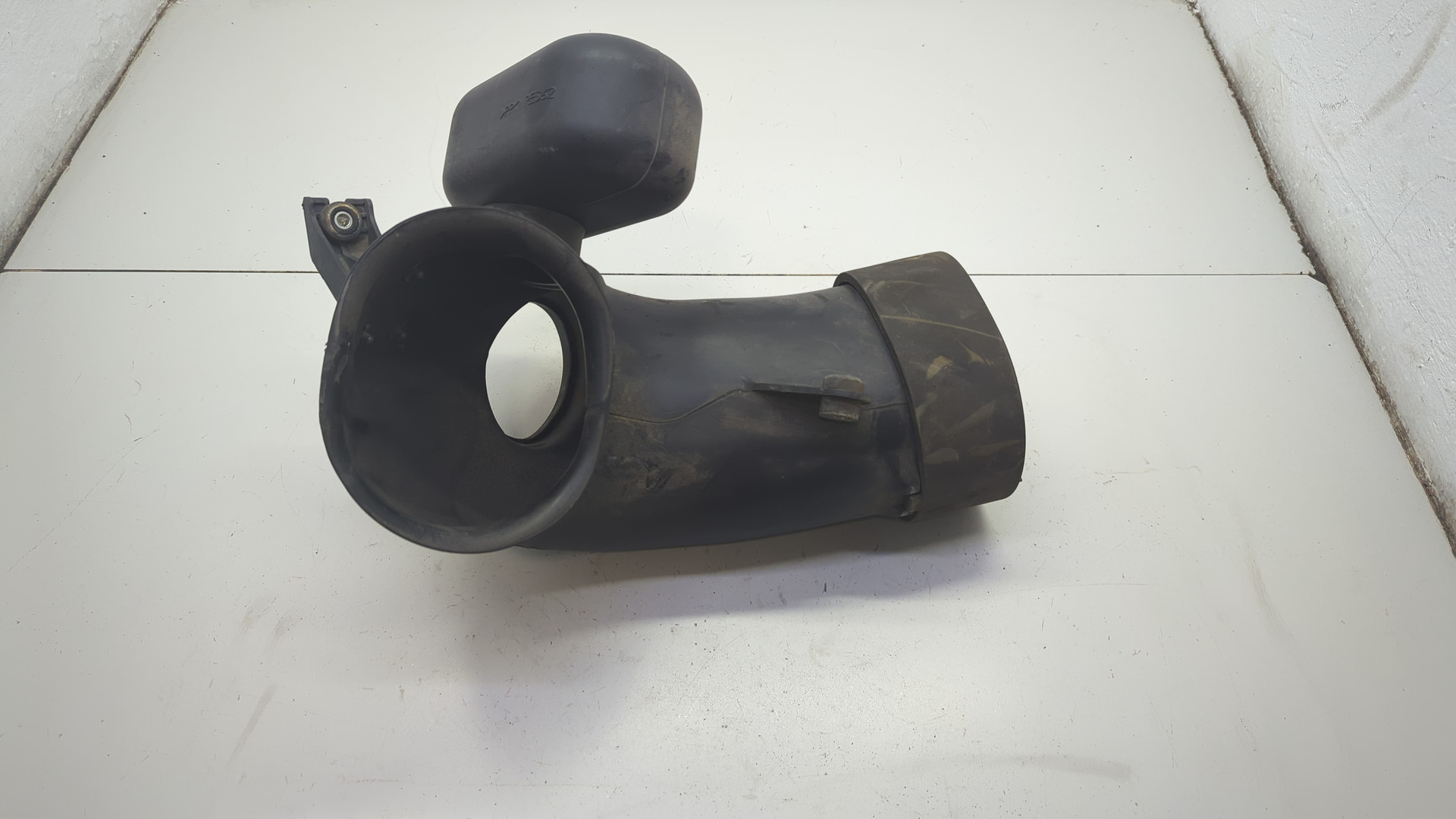 Патрубок воздушного фильтра