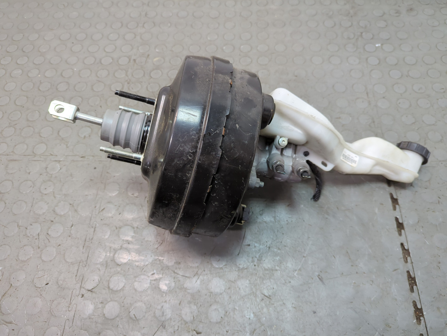 Цилиндр тормозной главный