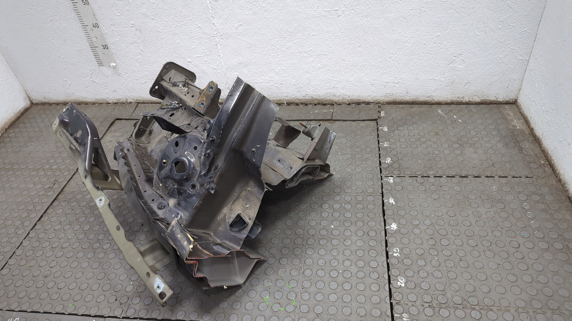 Лонжерон передний левый