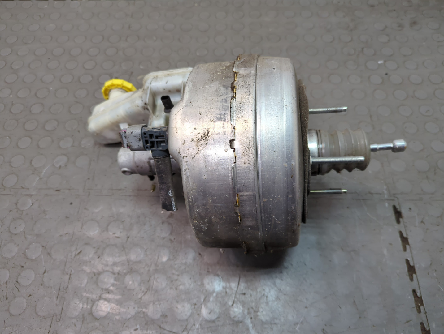 Цилиндр тормозной главный