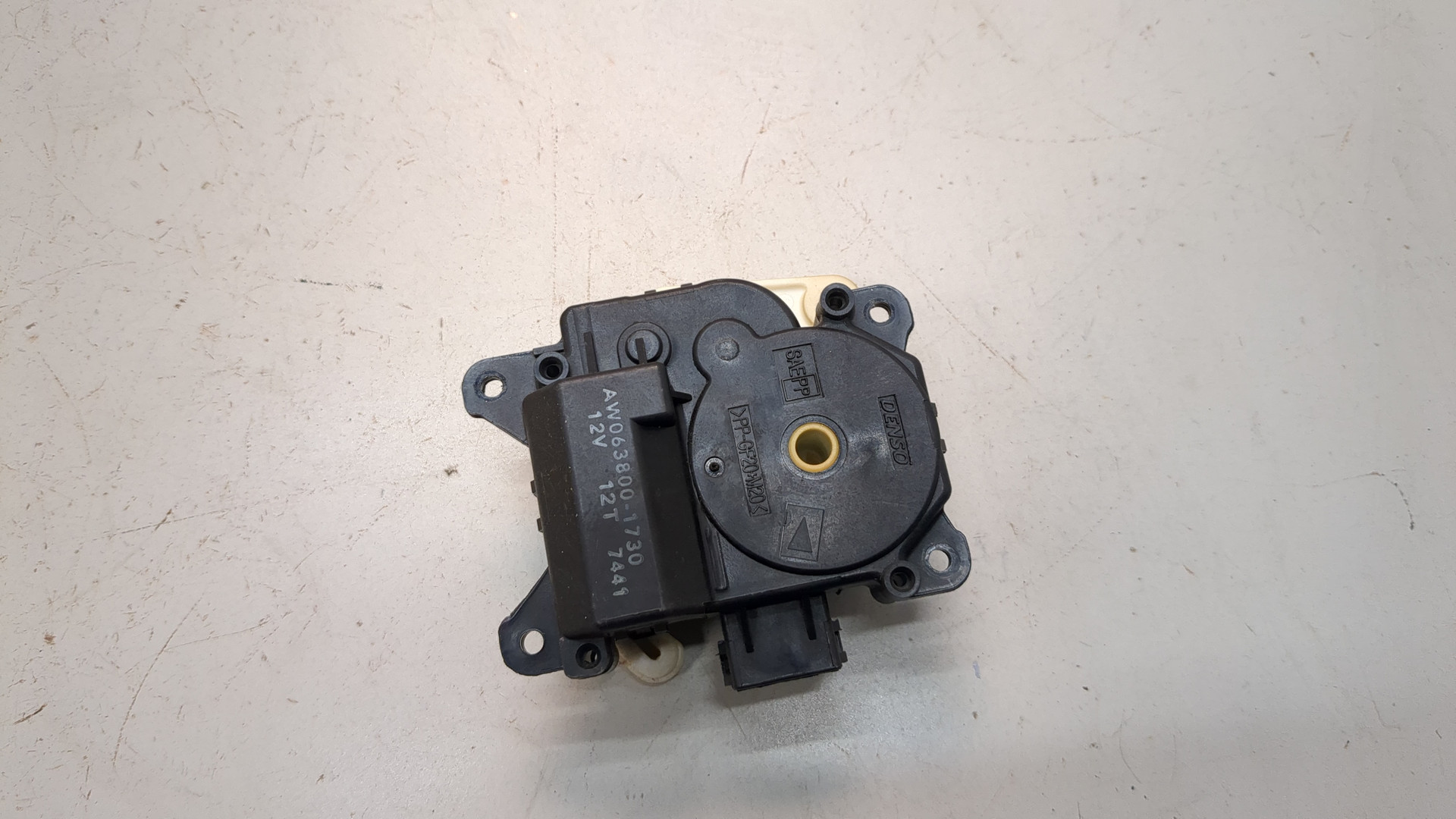 Моторчик заслонки печки