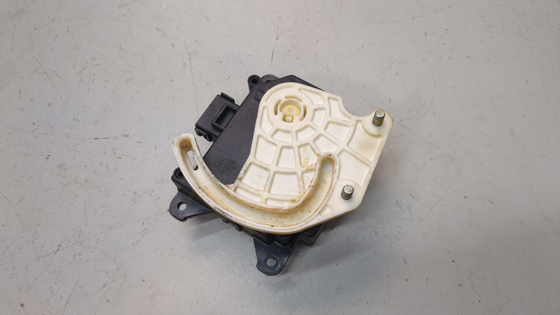 Моторчик заслонки печки