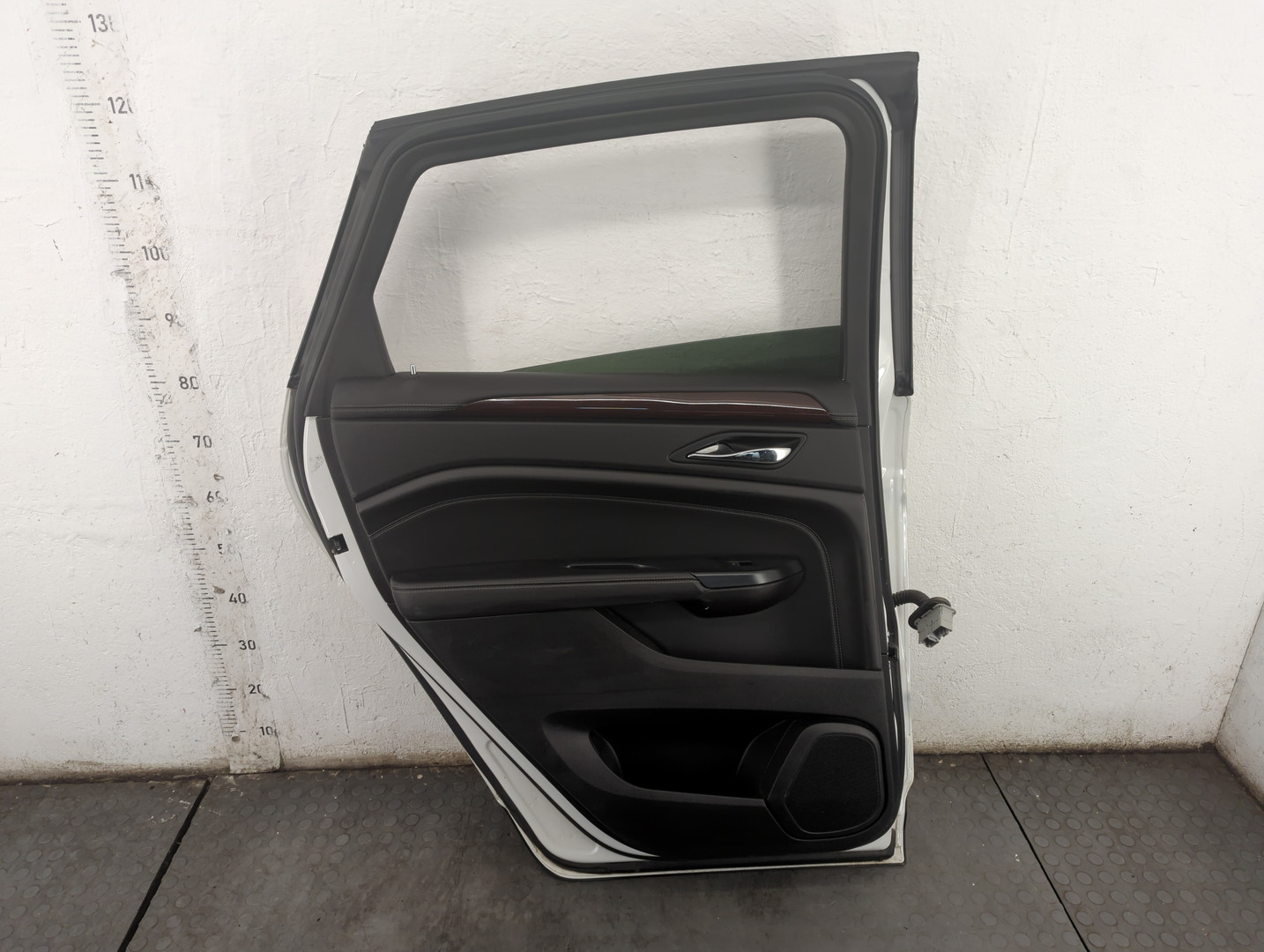 Дверь задняя левая
