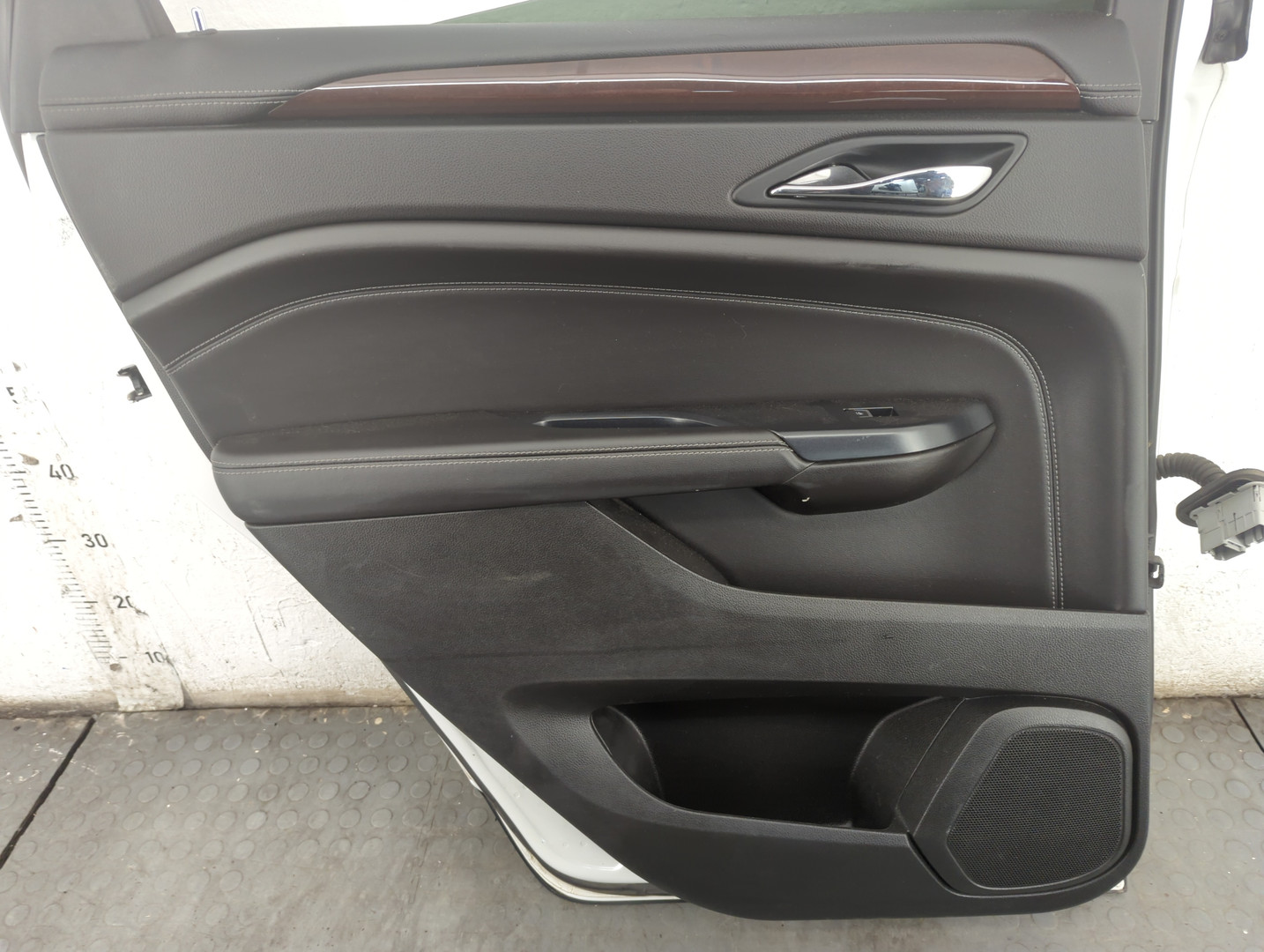 Дверь задняя левая