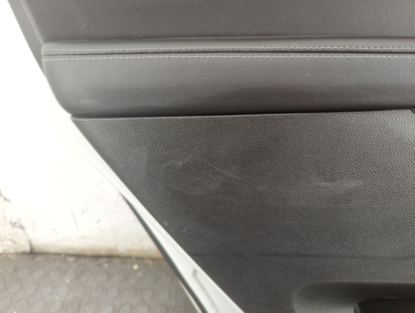 Дверь задняя левая