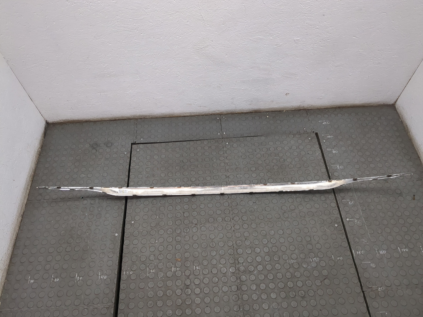 Молдинг заднего бампера