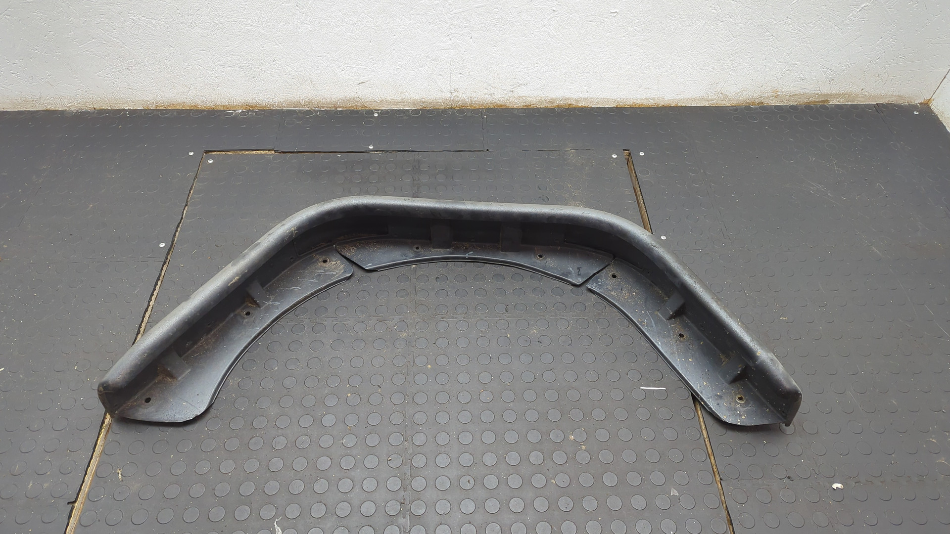 Накладка заднего крыла левого