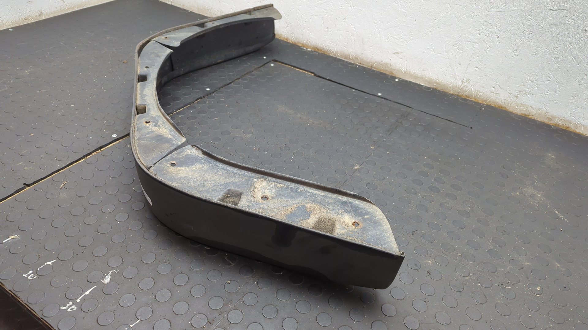 Накладка заднего крыла левого