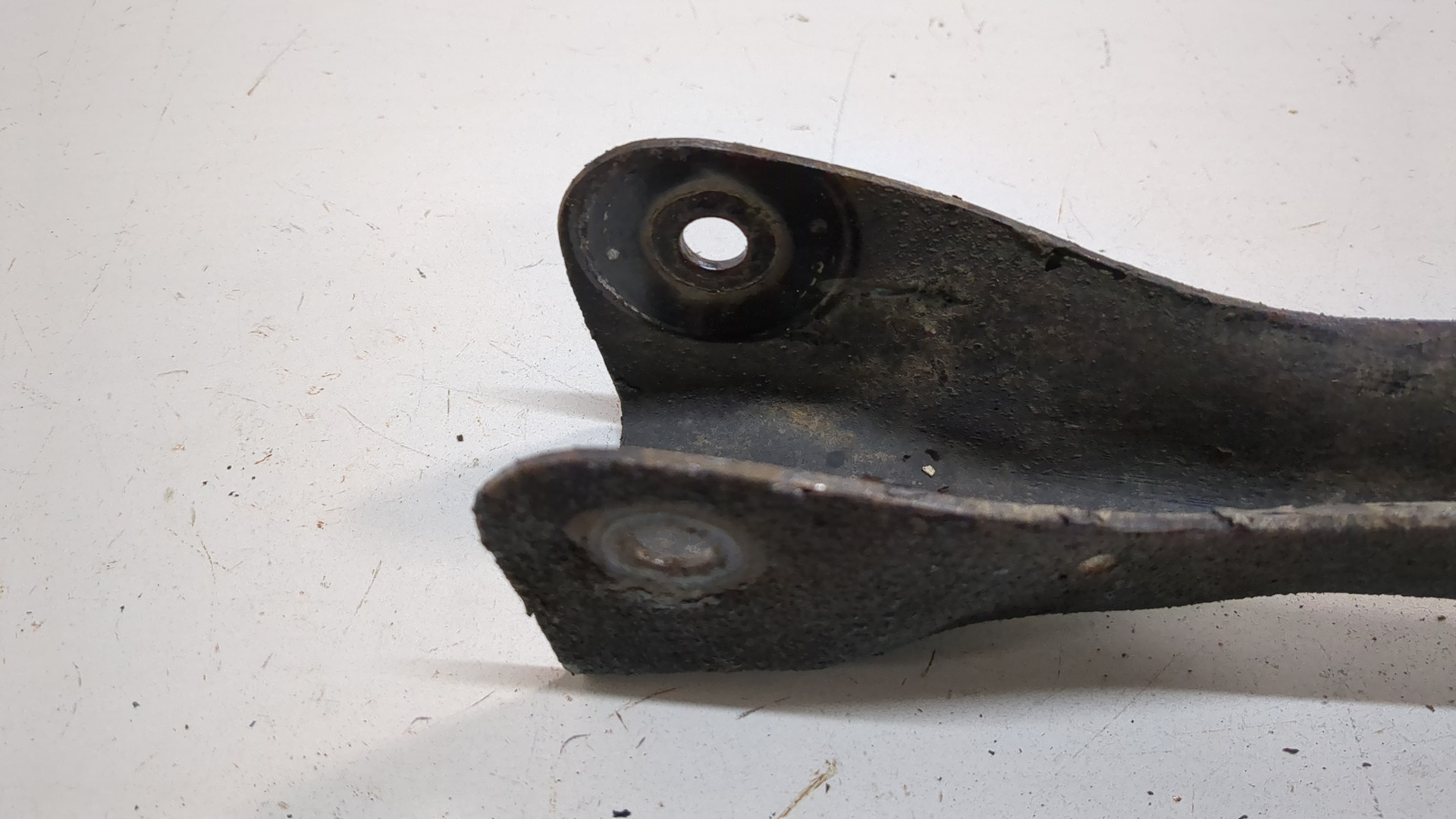 Рычаг задний