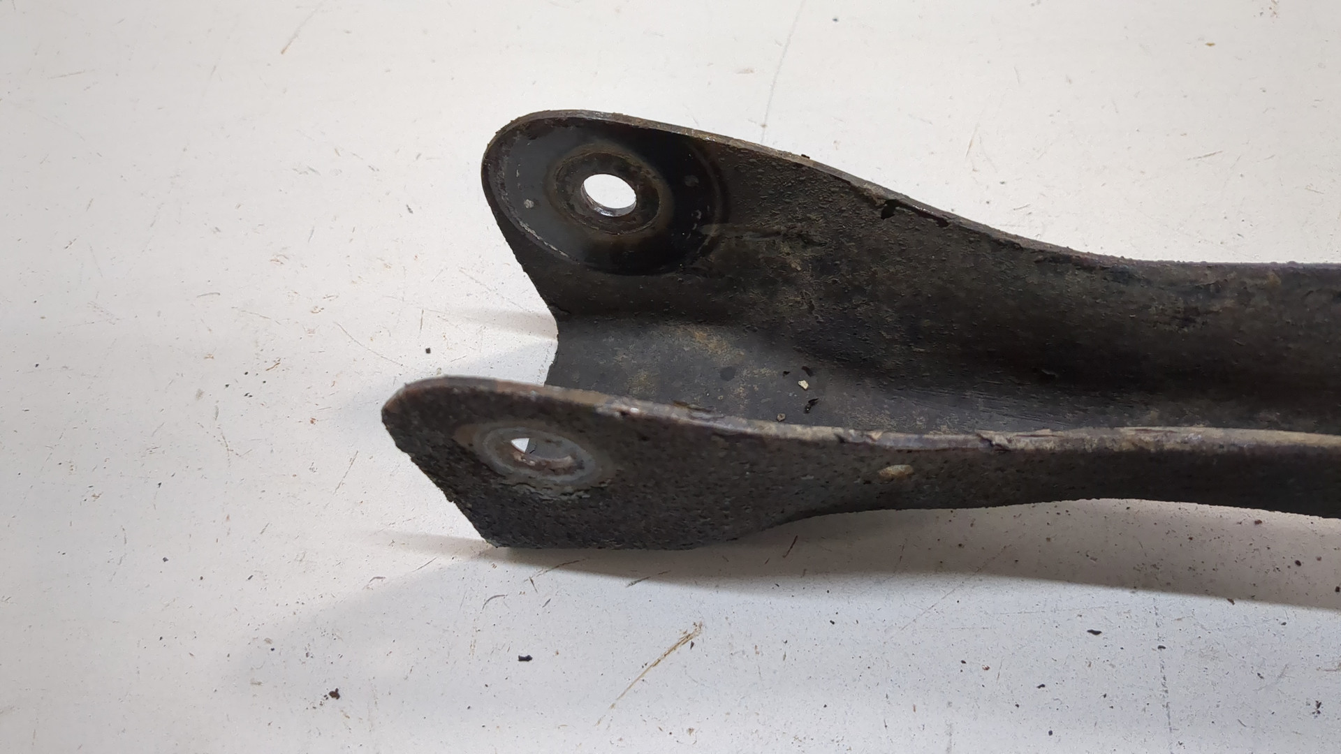 Рычаг задний