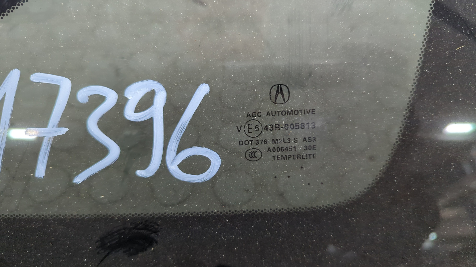 Стекло кузовное глухое правое