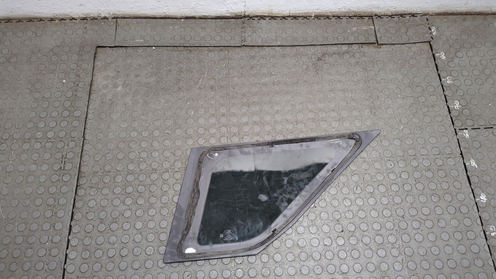 Стекло боковое