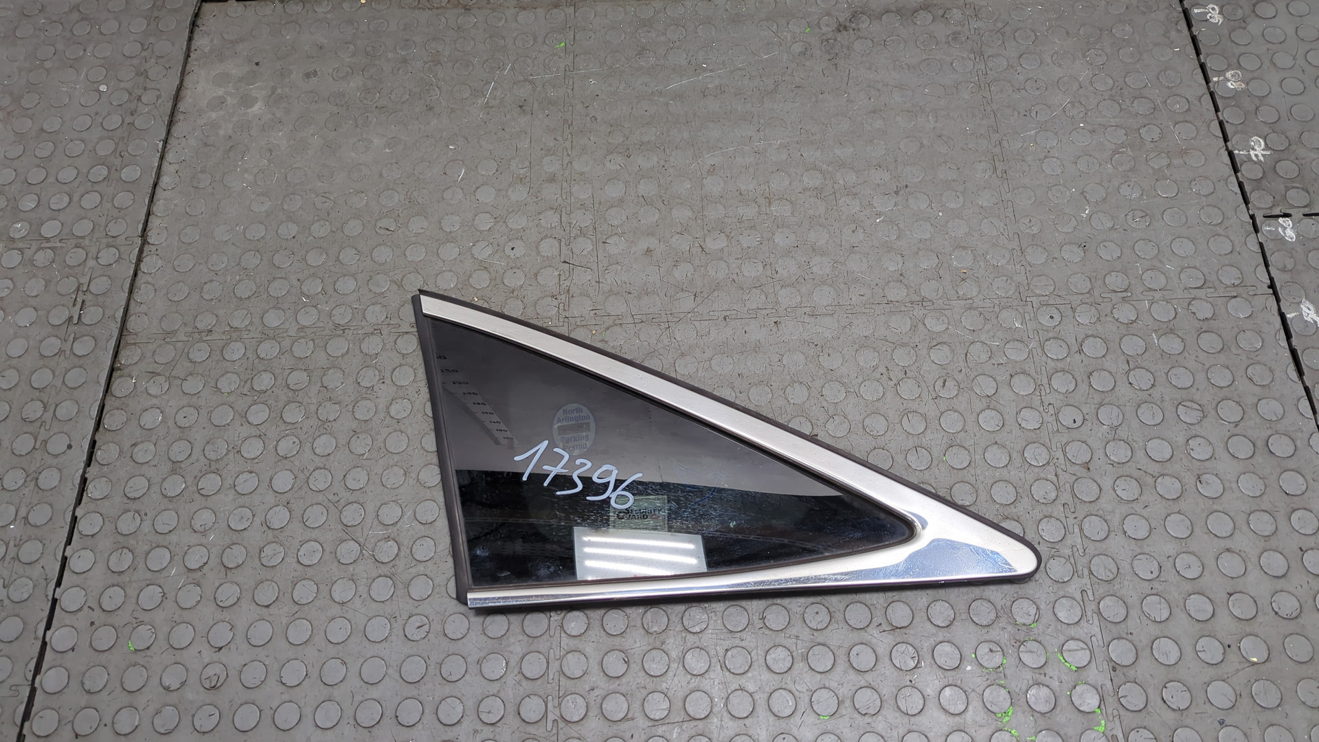 Стекло боковое