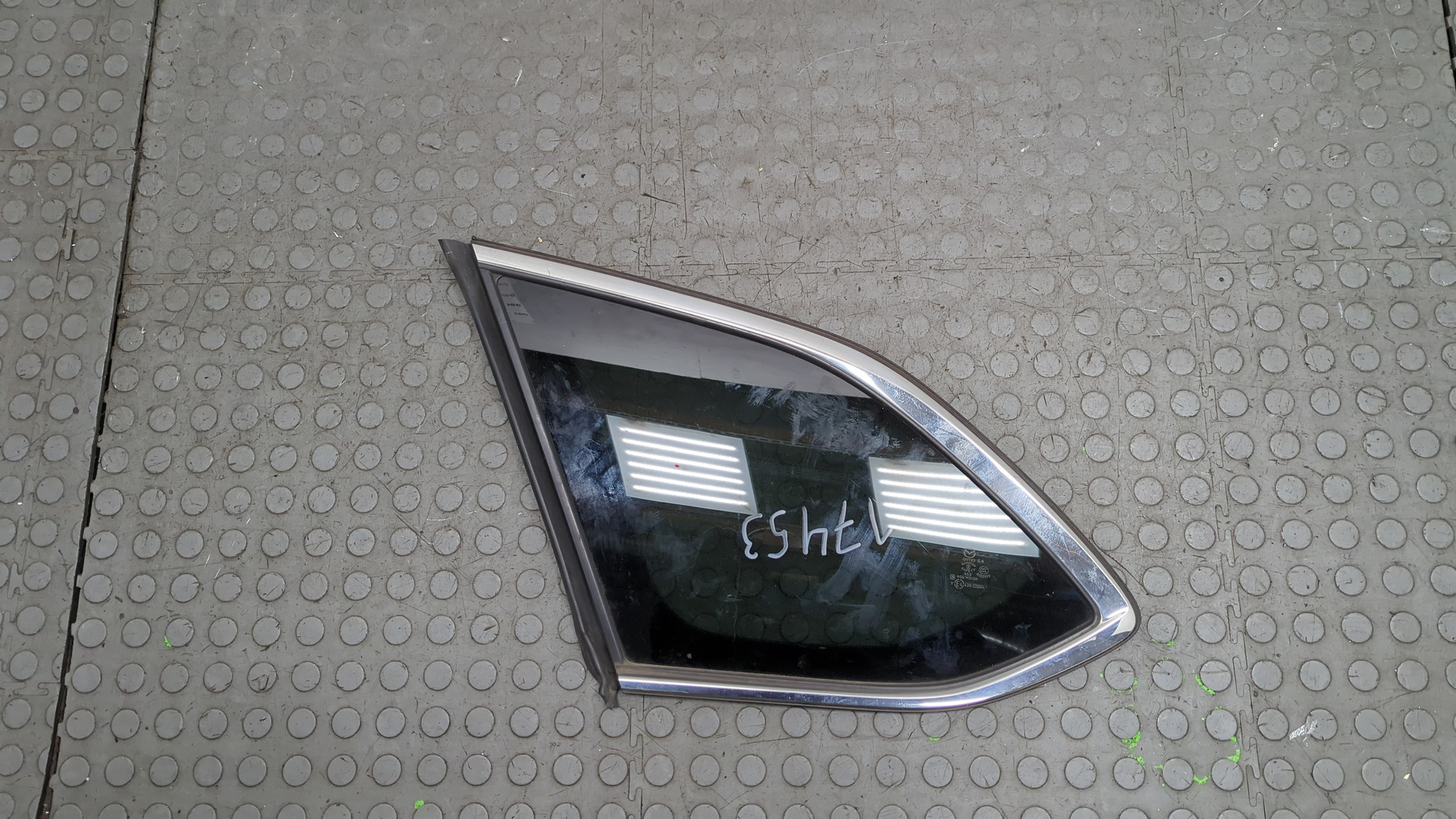 Стекло боковое