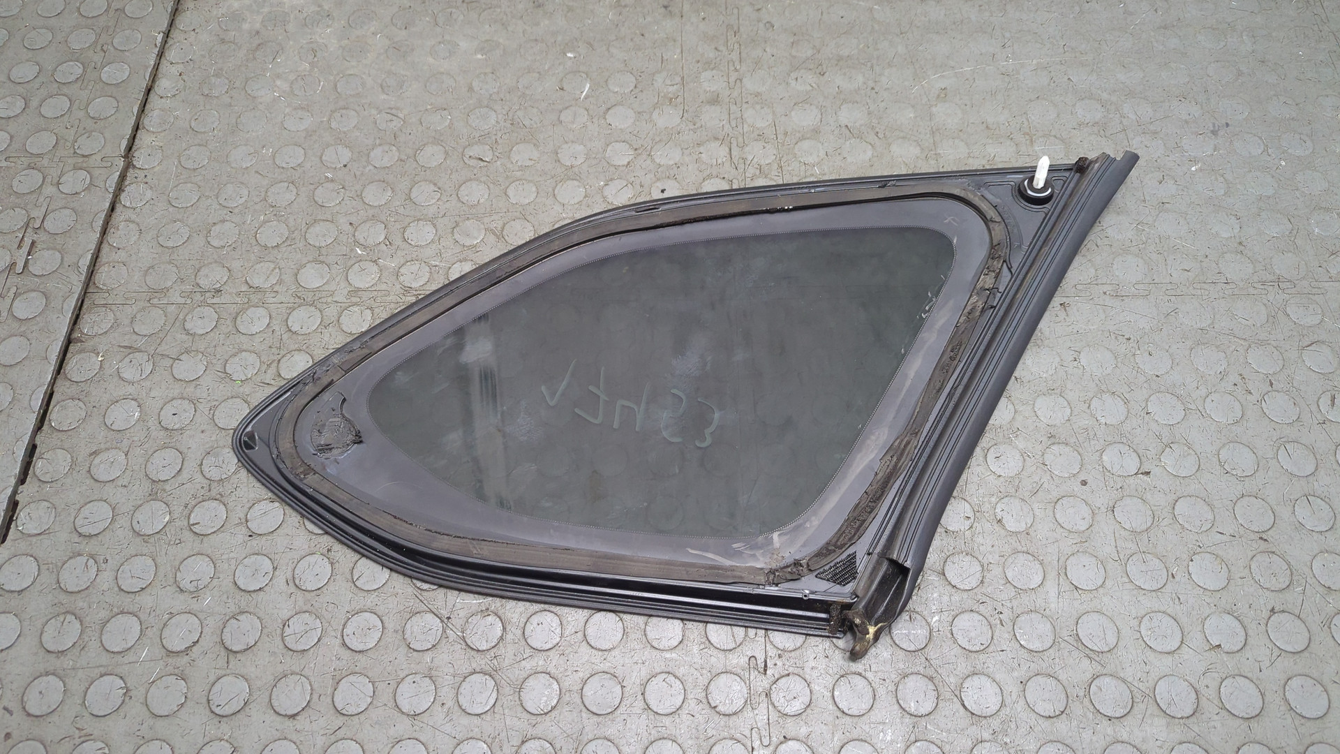 Стекло боковое