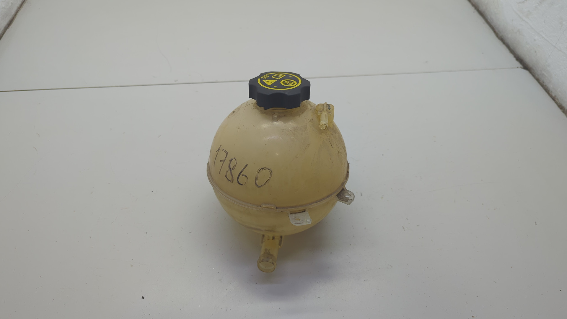 Бачок расширительный