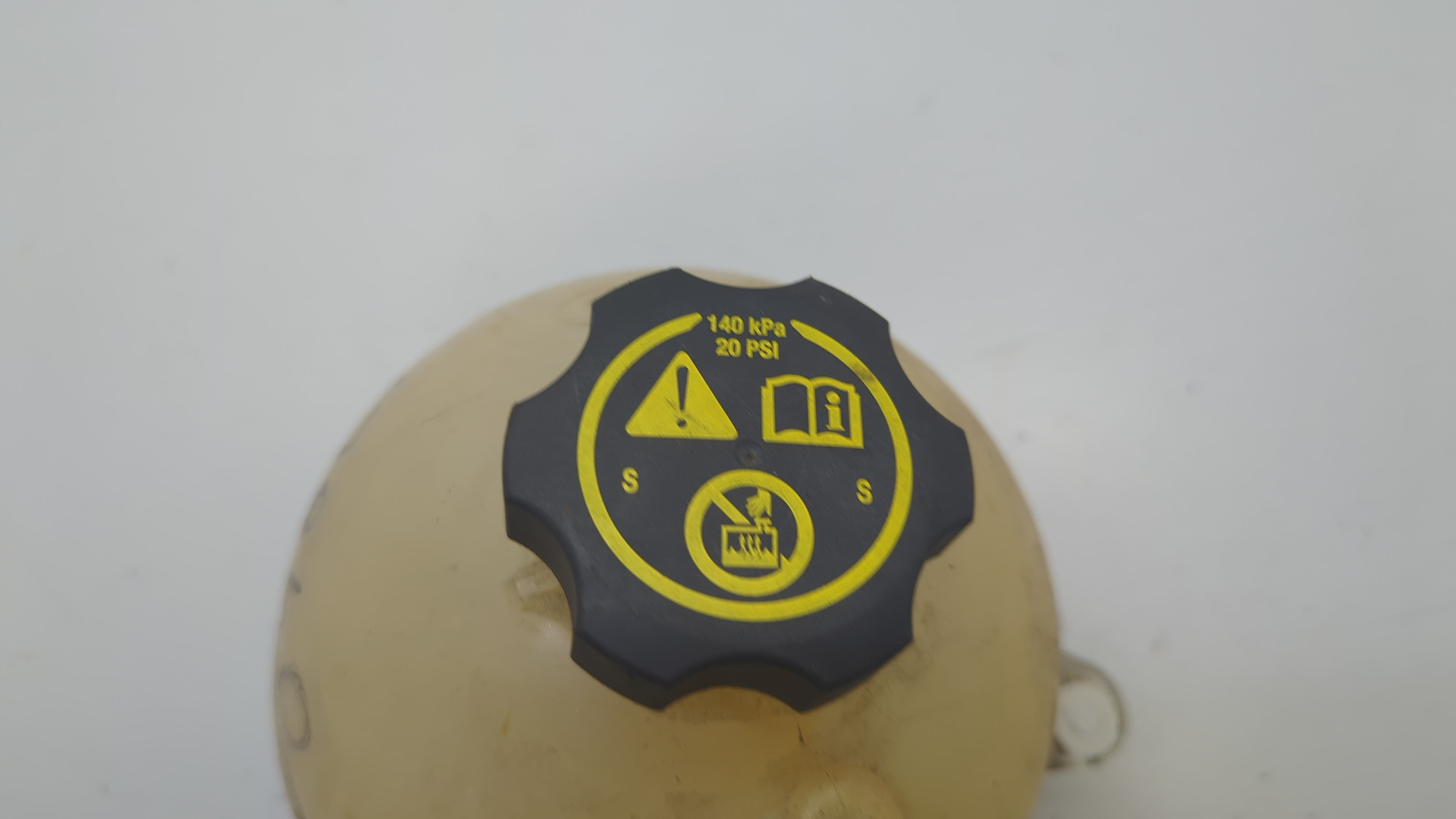 Бачок расширительный