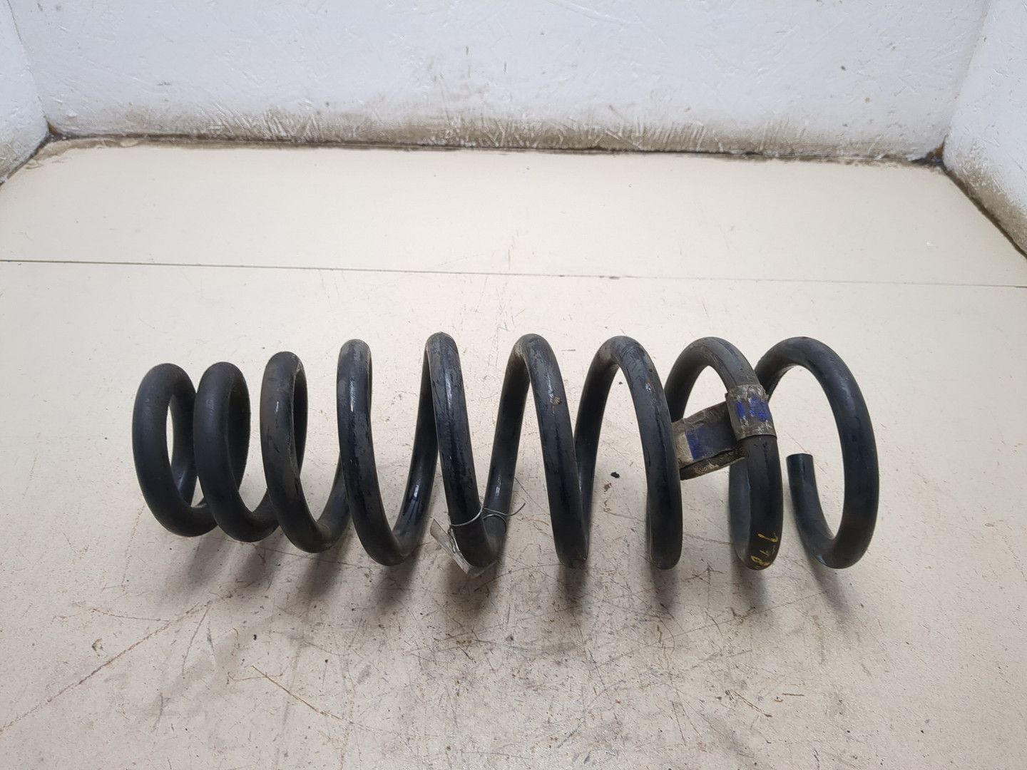 Пружина передняя