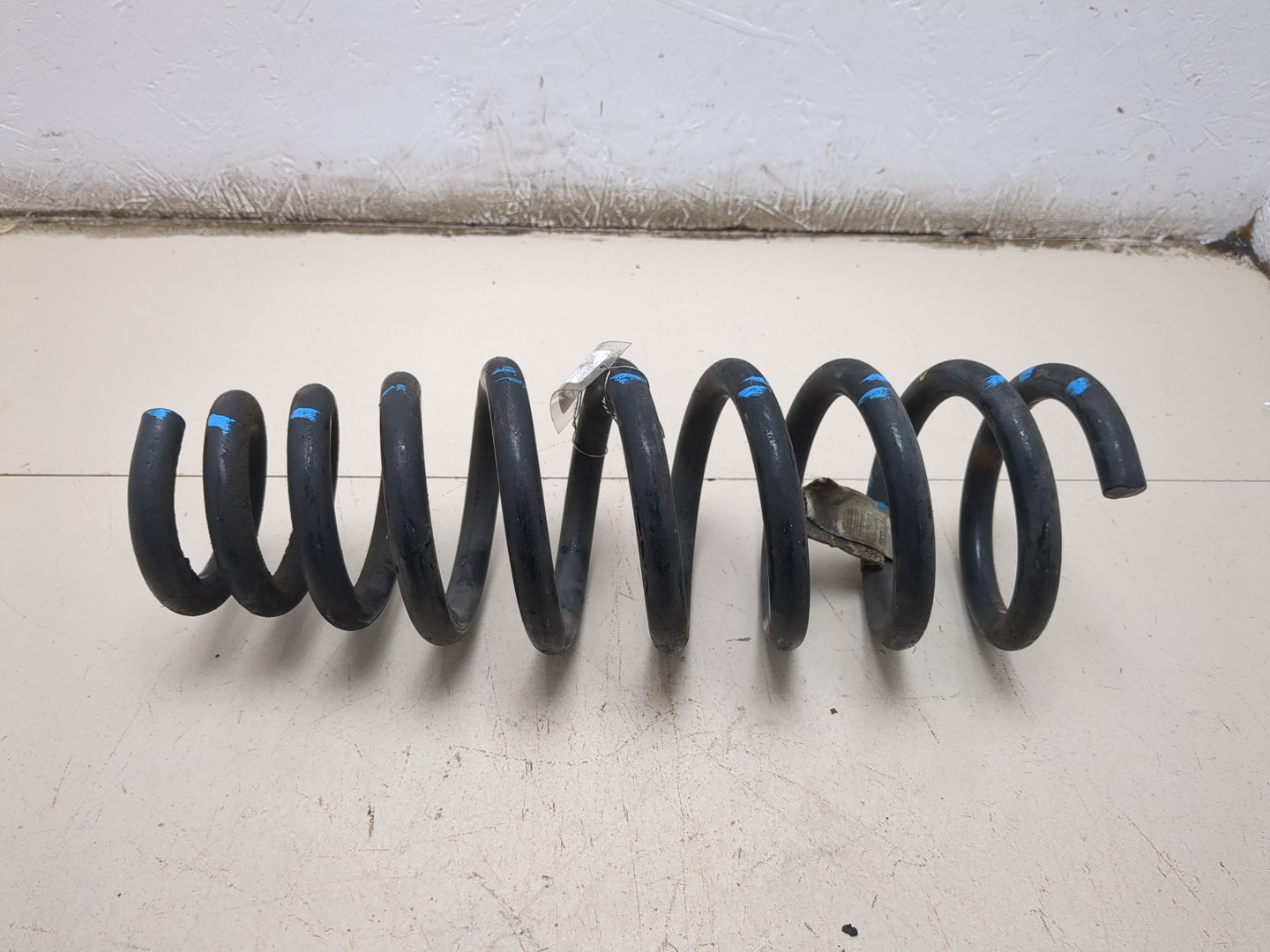 Пружина передняя