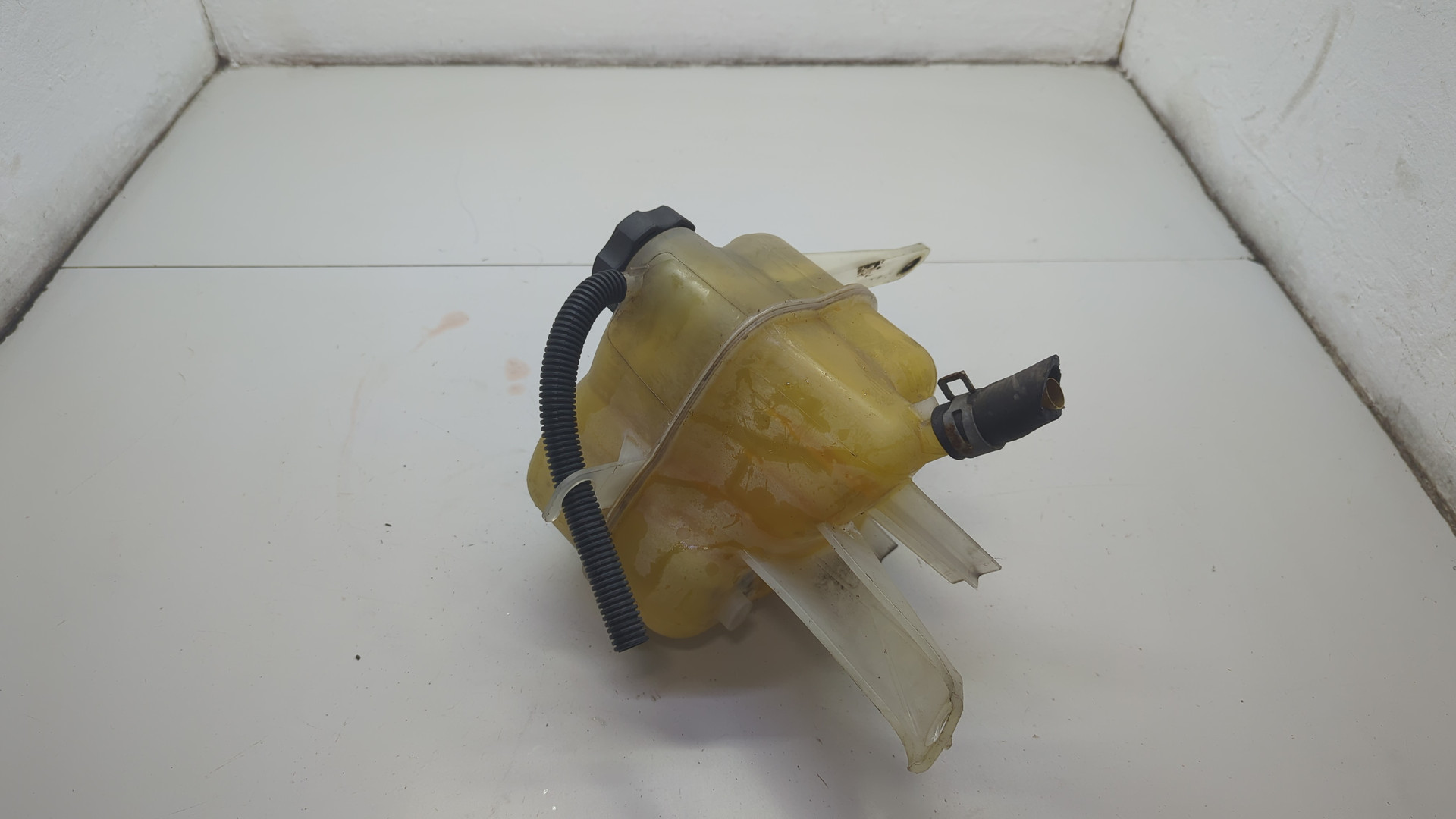 Бачок расширительный