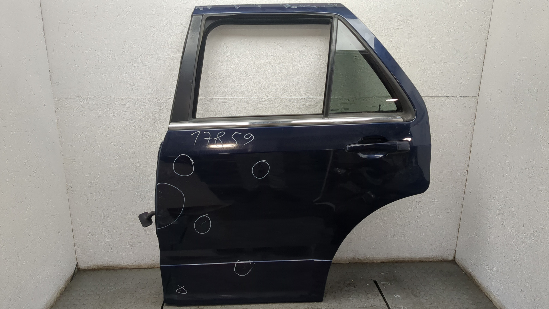 Дверь задняя левая