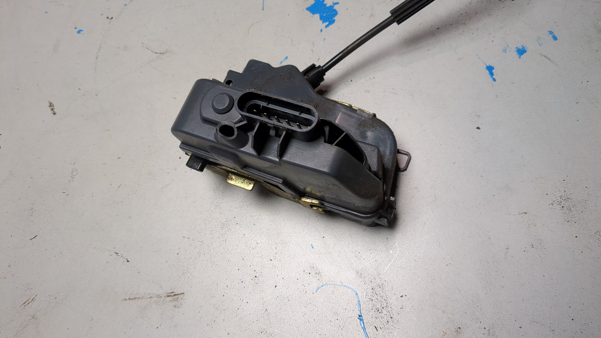 Замок двери задней правой